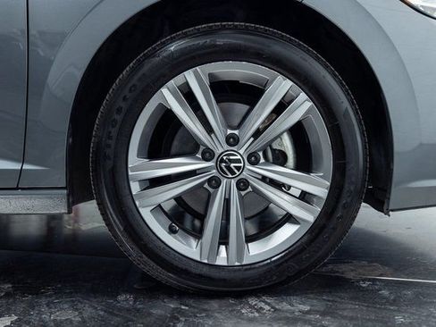 Used 2024 Volkswagen Jetta SE image 28