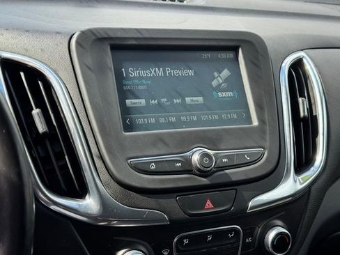 Used 2018 Chevrolet Equinox LT image 16