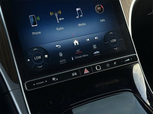 Used 2023 Mercedes-Benz C 300 Sedan image 18