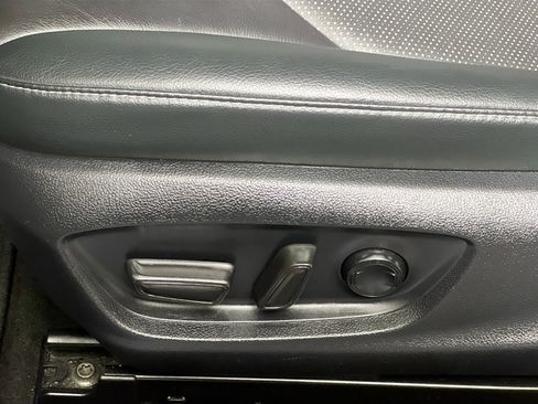 Used 2022 Toyota Camry XSE FWD image 9