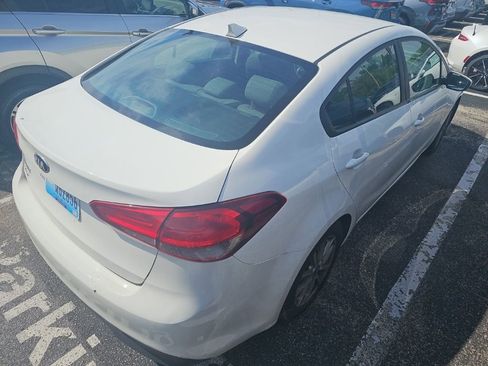 Used 2017 Kia Forte LX FWD image 8