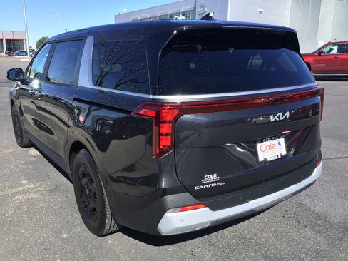 New 2026 Kia Carnival image 6