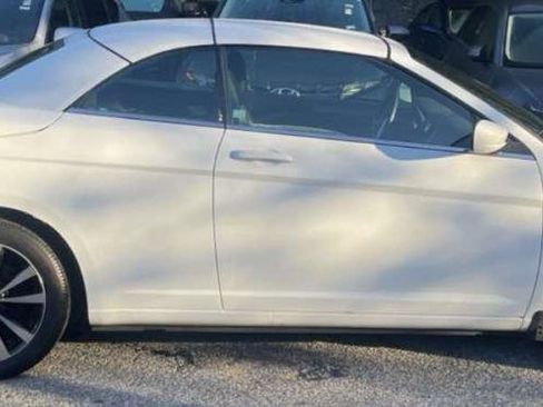 Used 2013 Chrysler 200 S image 2