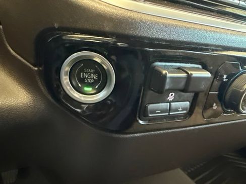 Used 2023 Chevrolet Silverado 1500 LT w/ Z71 Off-Road Package AWD/4WD image 20