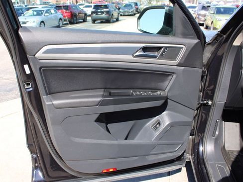 Used 2021 Volkswagen Atlas SE w/ Panoramic Sunroof Package image 21