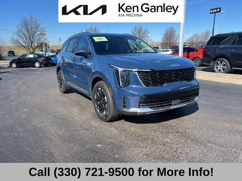 Certified 2025 Kia Sorento S image 6