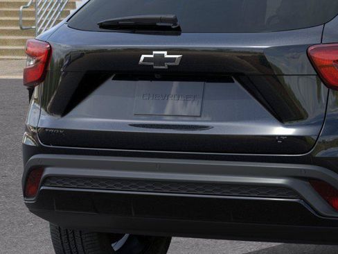 New 2026 Chevrolet Trax LT w/ Driver Confidence Package FWD image 14