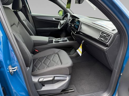 New 2025 Volkswagen Atlas Cross Sport SE image 9