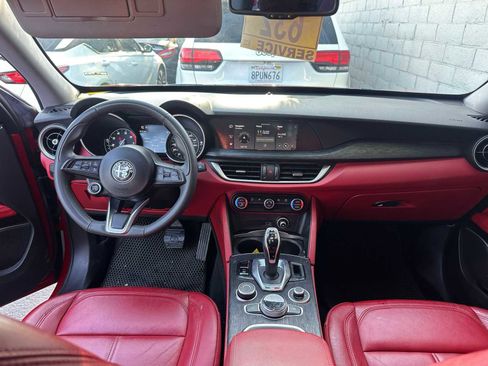 Used 2020 Alfa Romeo Stelvio w/ Nero Edizione image 22