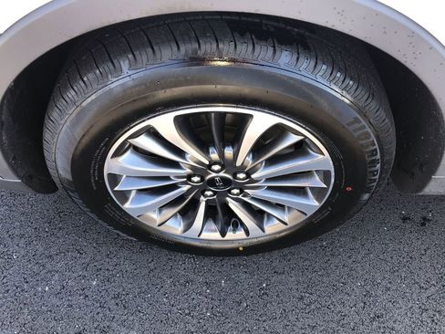 Used 2022 Lincoln Nautilus AWD w/ Premium Package image 10