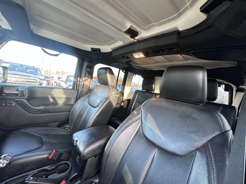 Used 2017 Jeep Wrangler Unlimited Sahara image 20