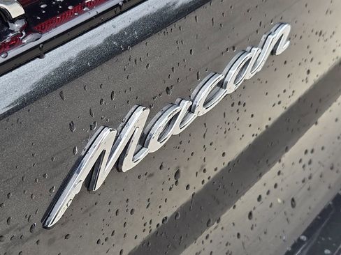 Used 2024 Porsche Macan AWD/4WD image 14