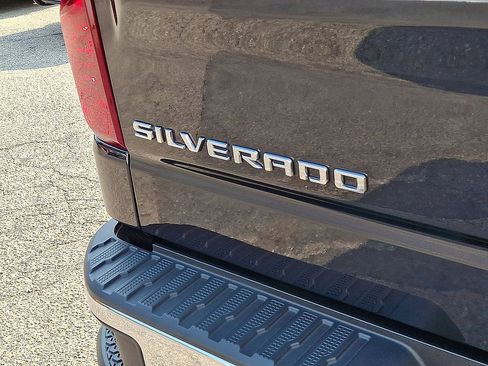Certified 2023 Chevrolet Silverado 1500 LT AWD/4WD image 24