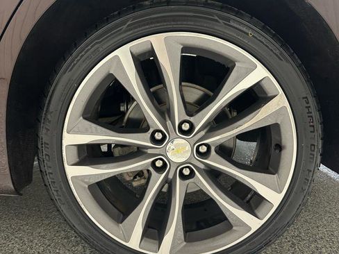 Used 2021 Chevrolet Malibu LT FWD image 32