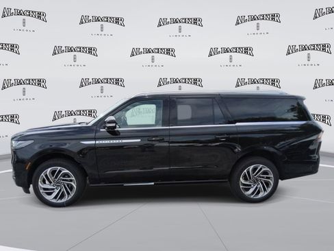 New 2026 Lincoln Navigator L Reserve AWD/4WD image 2