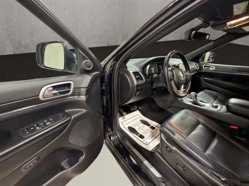 Used 2022 Jeep Grand Cherokee Limited image 11