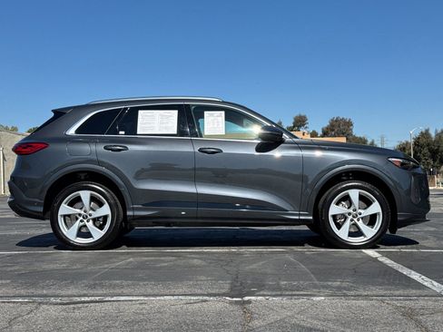 Used 2025 Audi Q5 Premium Plus w/ Premium Plus AWD/4WD image 3