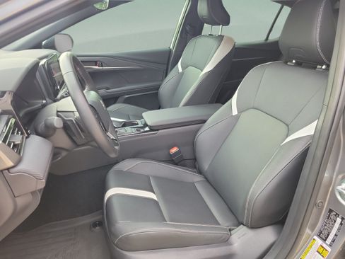 Certified 2025 Toyota Camry SE FWD image 9