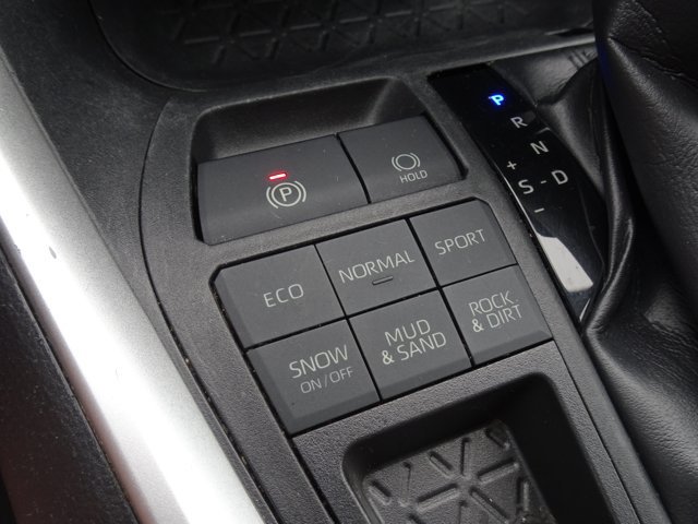 Used 2019 Toyota RAV4 LE w/ All Weather Liner Package AWD/4WD image 24
