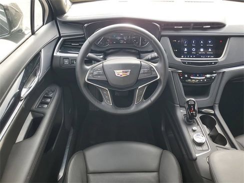 Used 2025 Cadillac XT5 Premium Luxury image 29