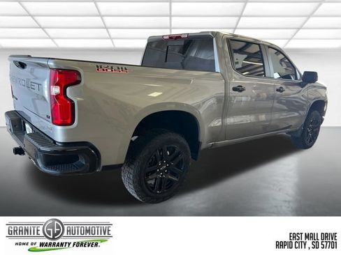 Used 2024 Chevrolet Silverado 1500 LT Trail Boss w/ LT Trail Boss Premium Package AWD/4WD image 9