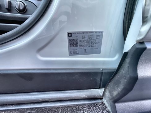 Used 2024 Chevrolet Equinox LT image 33