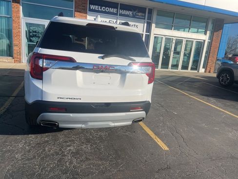 Used 2023 GMC Acadia SLT image 3