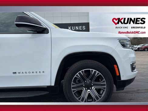 Used 2024 Jeep Wagoneer L Series II w/ Flexible Seating Group AWD/4WD image 13
