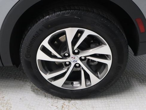 Used 2023 Buick Envision Essence image 18