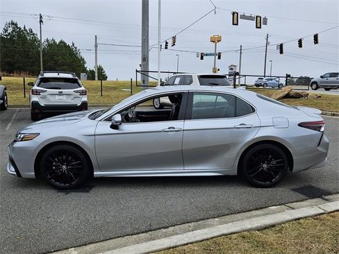 Used 2023 Toyota Camry XSE image 4