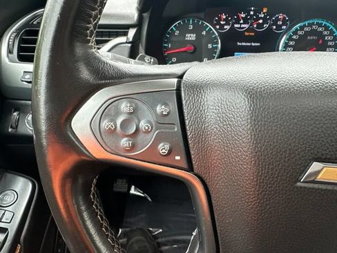 Used 2020 Chevrolet Suburban Premier AWD/4WD image 25