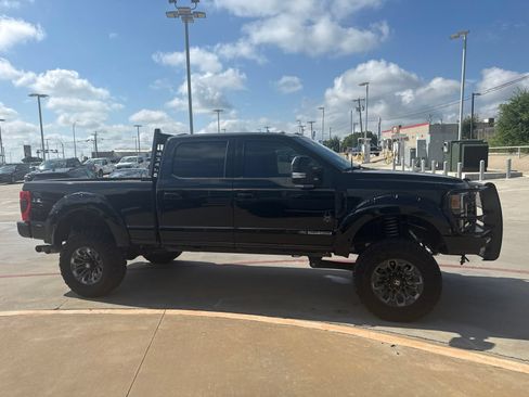 Used 2022 Ford F250 Lariat w/ Black Appearance Package AWD/4WD image 4