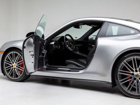 Used 2019 Porsche 911 Carrera 4S image 11