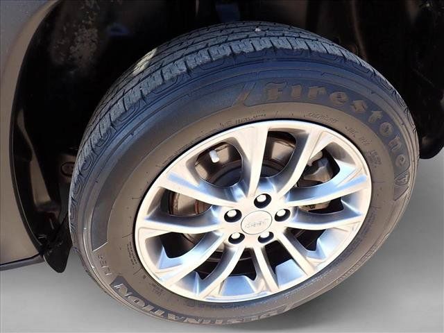 Used 2021 Jeep Cherokee Latitude Lux w/ Comfort/Convenience Group FWD image 7