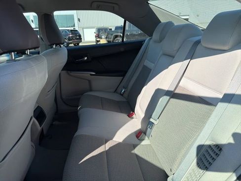 Used 2012 Toyota Camry LE FWD image 12