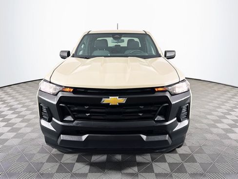 Used 2024 Chevrolet Colorado W/T image 2