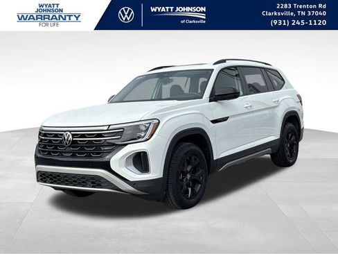 Used 2025 Volkswagen Atlas Peak Edition SE image 1