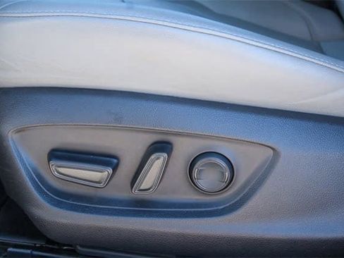 Used 2022 Toyota Avalon XLE image 14