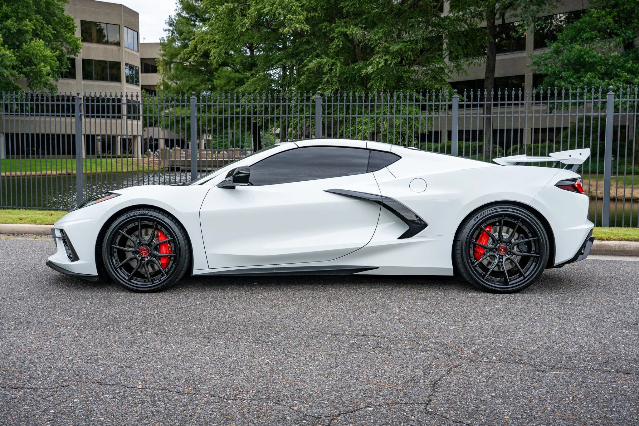 Used 2023 Chevrolet Corvette Stingray Premium Cpe w/ Z51 Performance Package RWD image 32