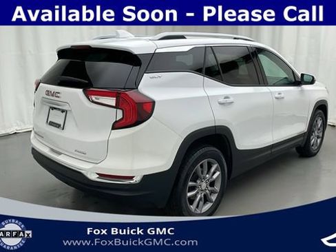 Used 2023 GMC Terrain SLT w/ LPO, Floor Liner Package image 3