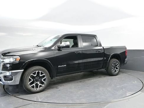 Used 2025 RAM 1500 Laramie AWD/4WD image 9
