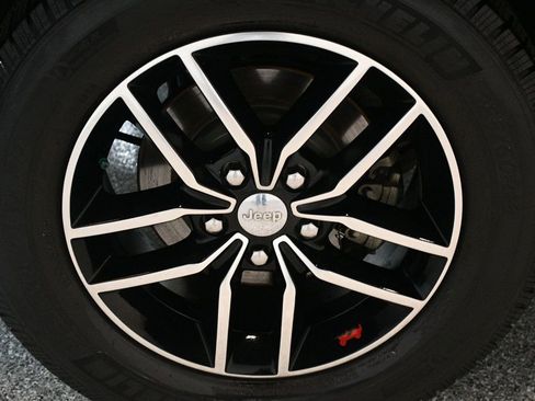 Used 2018 Jeep Grand Cherokee Trailhawk w/ Trailhawk Luxury Group image 20