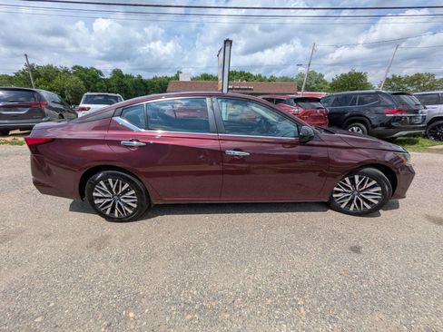 Used 2023 Nissan Altima 2.5 SV FWD image 7