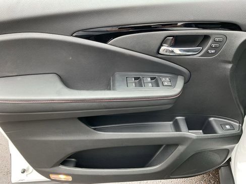 New 2026 Honda Ridgeline Black Edition image 11