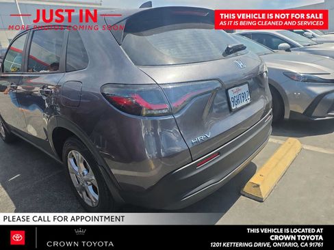Used 2023 Honda HR-V LX image 2