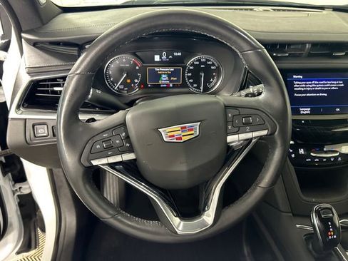Used 2024 Cadillac XT6 Premium Luxury image 14