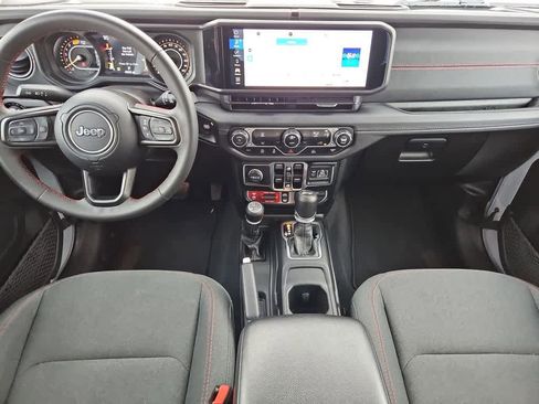 Used 2024 Jeep Wrangler Unlimited Rubicon image 16