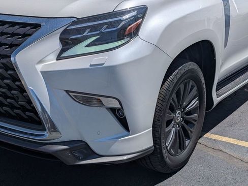 Used 2023 Lexus GX 460 Premium w/ Accessory Package AWD/4WD image 9
