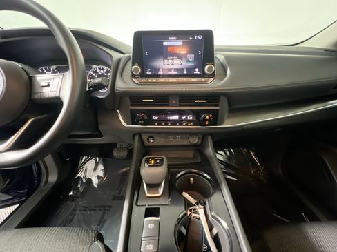 Used 2024 Nissan Rogue SV FWD image 25