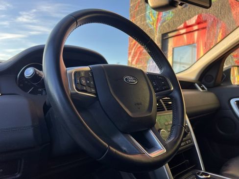 Used 2019 Land Rover Discovery Sport SE image 34